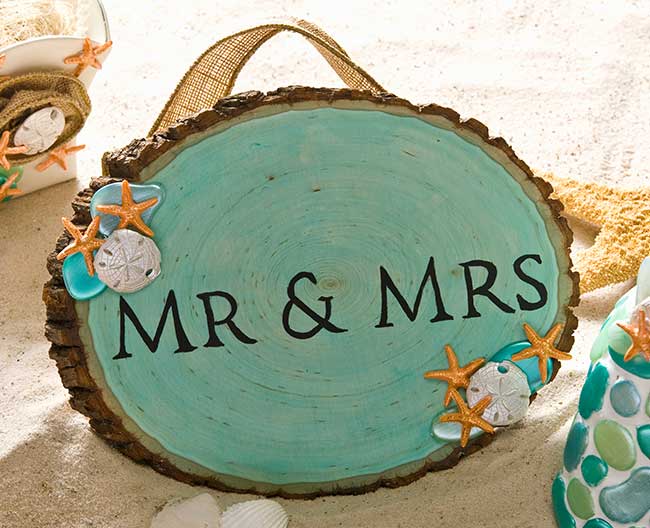 DIY Wedding Project Ideas - Mr & Mrs Sign