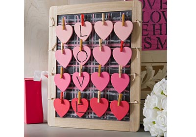 Hanging Hearts Valentine Plaque