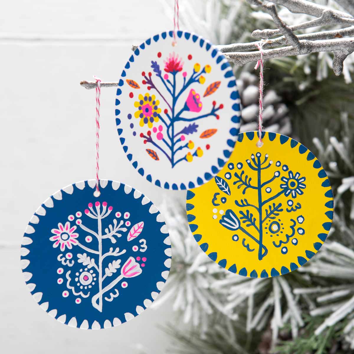 https://plaidonline.com/getattachment/Projects/Hand-Painted-Nordic-Ornaments/00POL_XMAS_bty_Ornaments_13_101719.jpg;