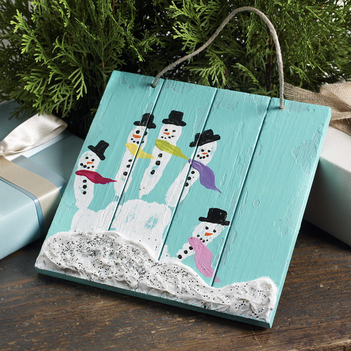 Painted Handprint Snowmen Family - Project | Plaid Online