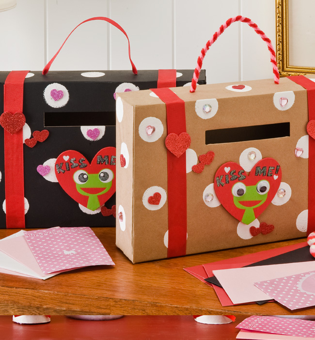 Valentine's Box  Kids valentine boxes, Valentine box, Valentine card box