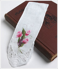 Decorative Rosebud Bookmark - Project | Plaid Online