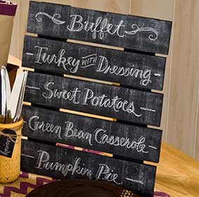 Thanksgiving Tablescape Pallet Menu