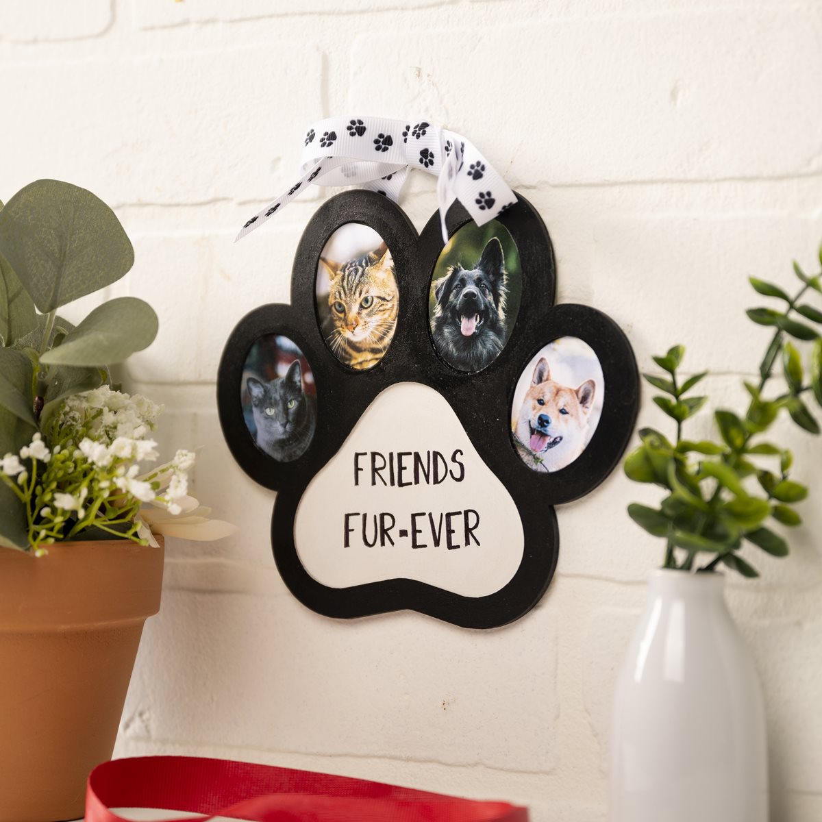 Friends Fur-Ever Pawprint Sign