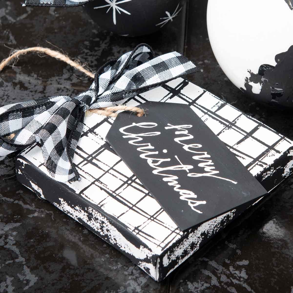 Black and White Ornament Set