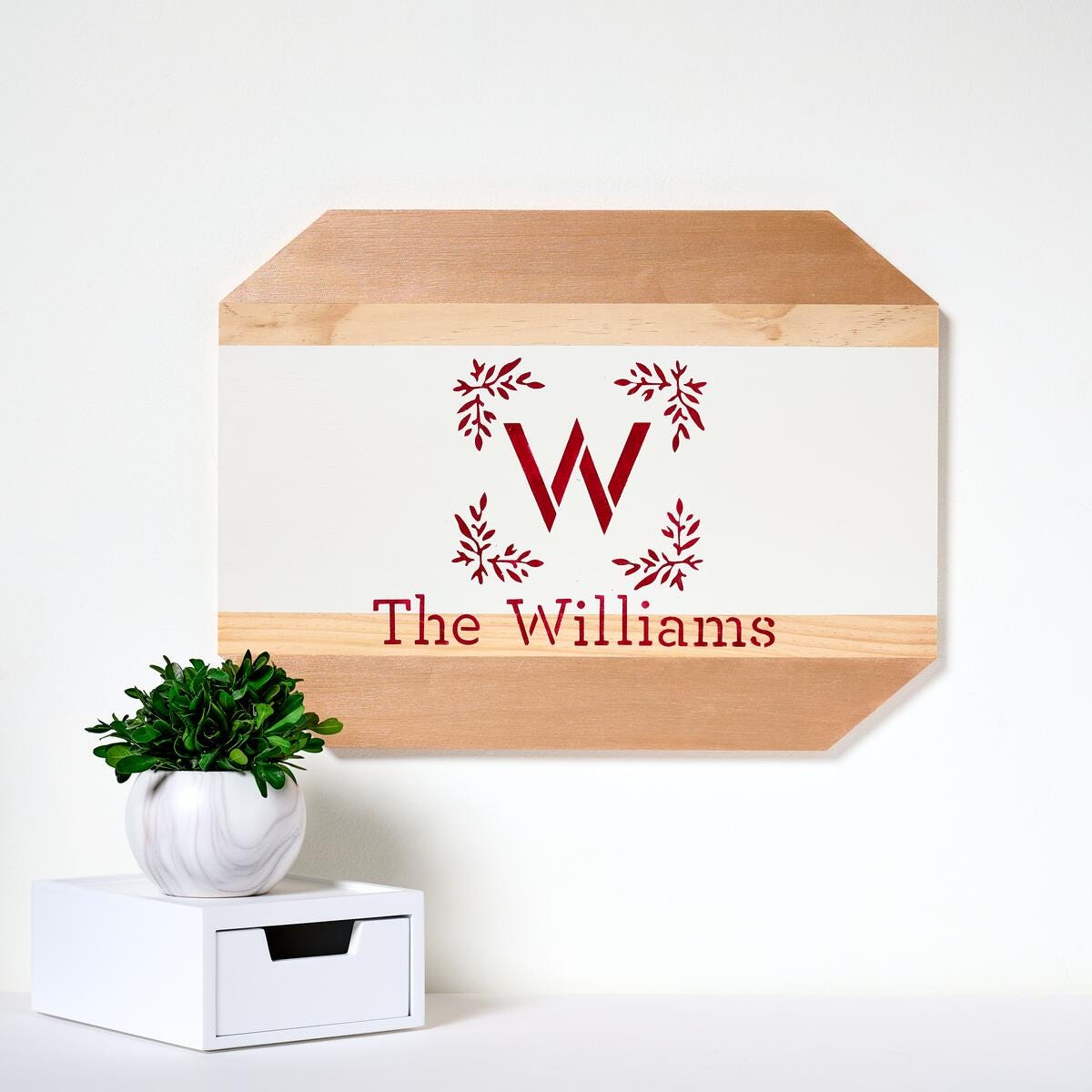 Elegant Monogram Wall Plaque: Personalized Family Heritage