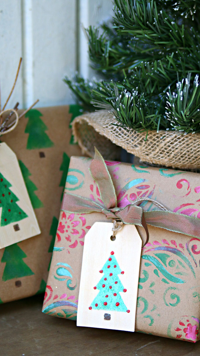 PetticoatJunktion-DIY-gift-wrap-vertical-2.jpg