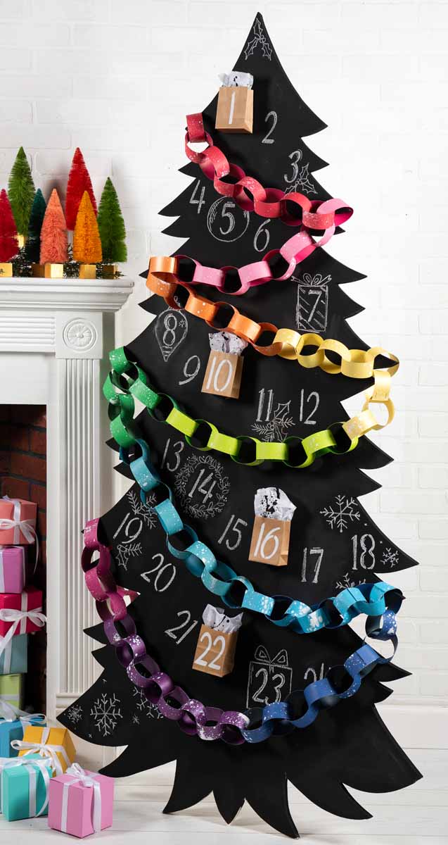Chalkboard and Paper Chain Christmas Advent Tree