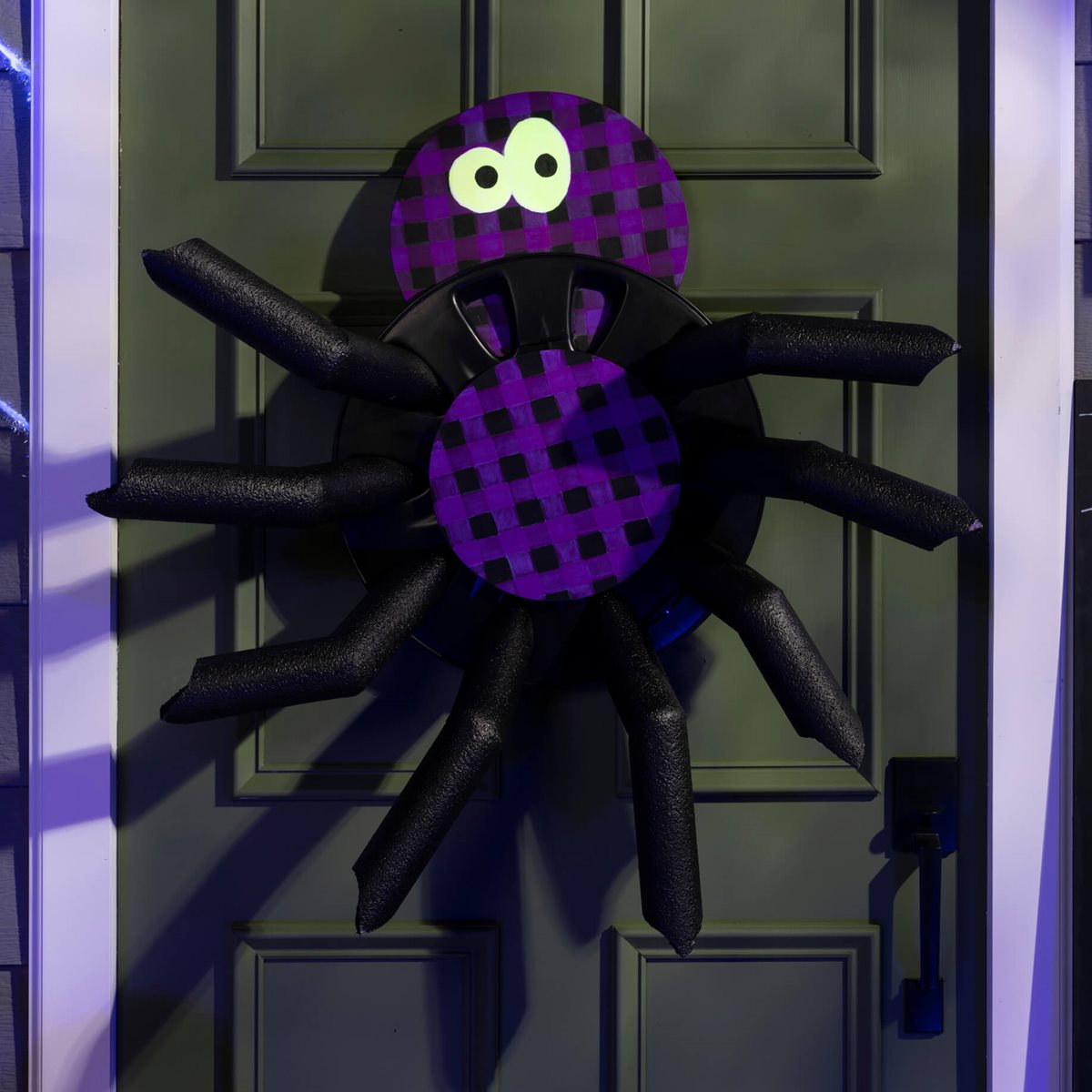 FolkArt Halloween Hubcap Spider