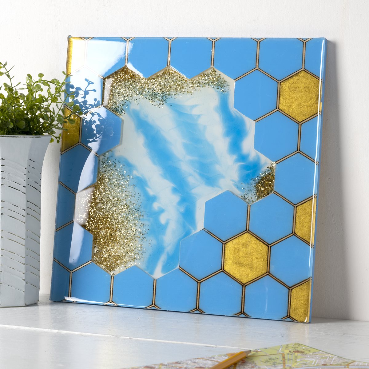 Mod Podge Resin Honeycomb Plaque