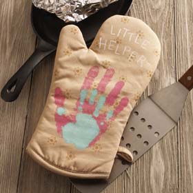DIY Mother's Day Gift with Kids Handprint - Oven Mitts